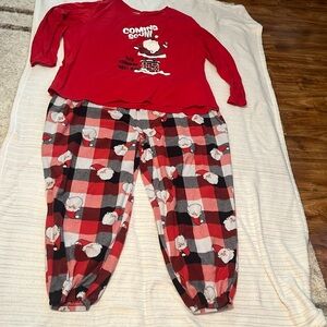 Jammies for the families. Women’s plus size Santa pajamas